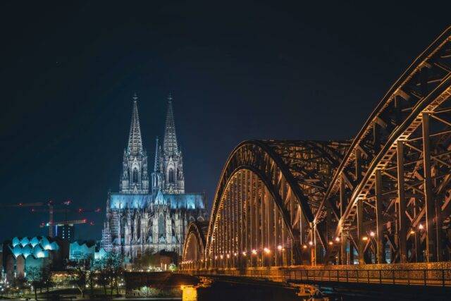 Zahnarzt Köln - Der Weg zur günstigen Behandlung - Top Teeth